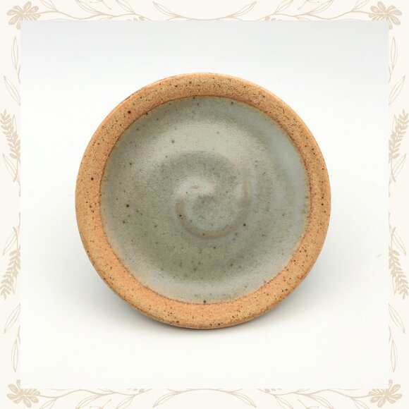 Signed Studio Pottery Honey Pot - Picture 7 of 9